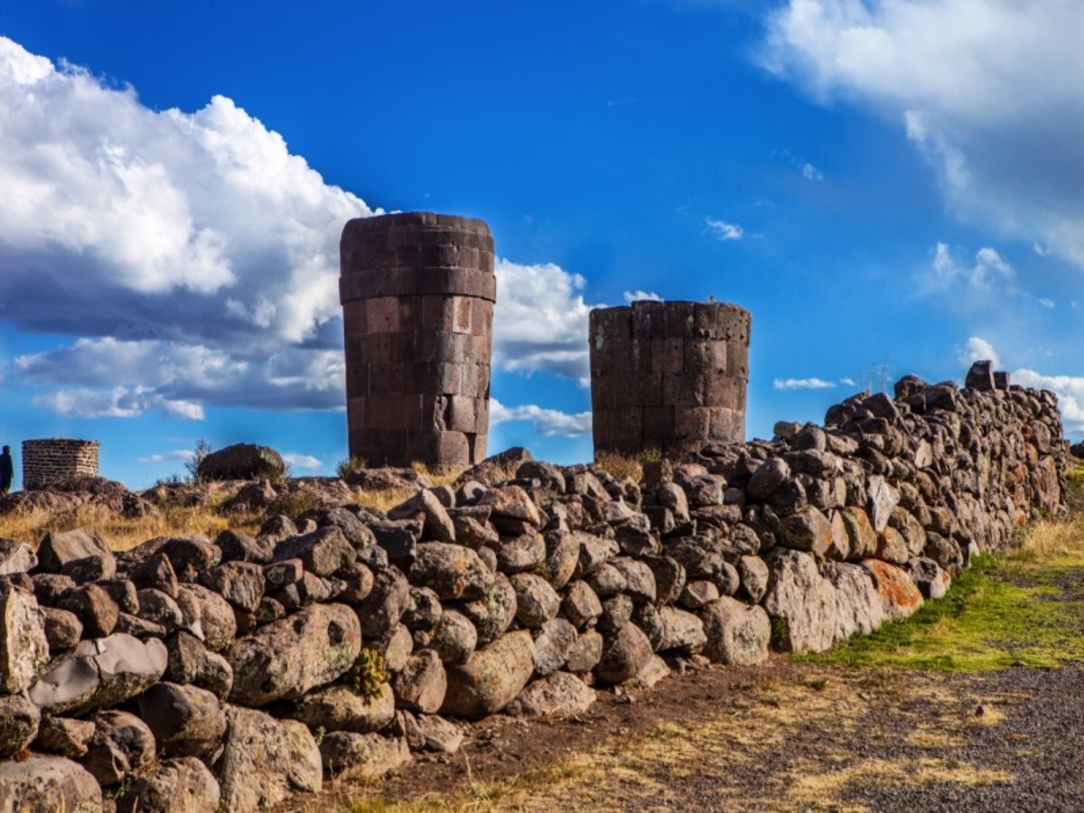 Mardi / Arequipa / Sillustani / Puno (300 Km Environ 6h) 0