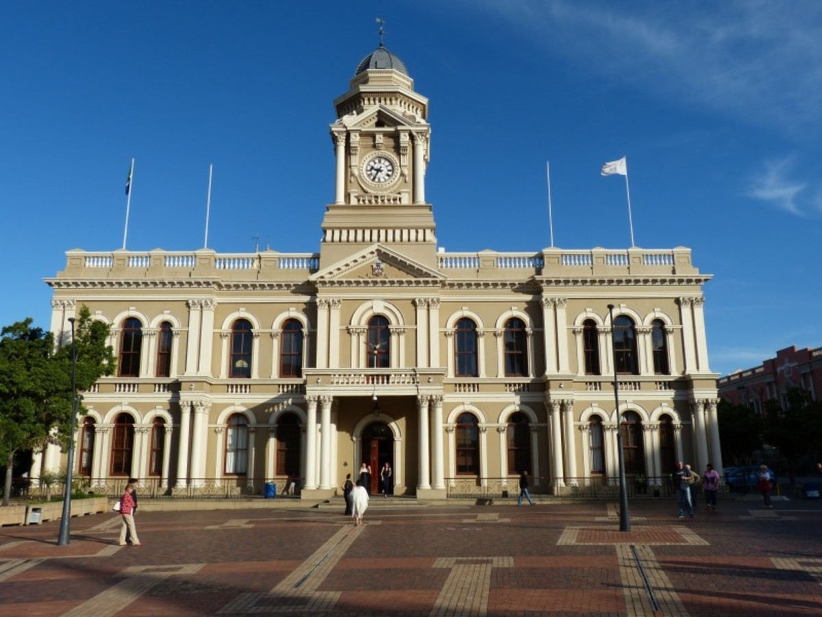 Gqeberha (Port Elizabeth) Hluhluwe (766 Km) 0