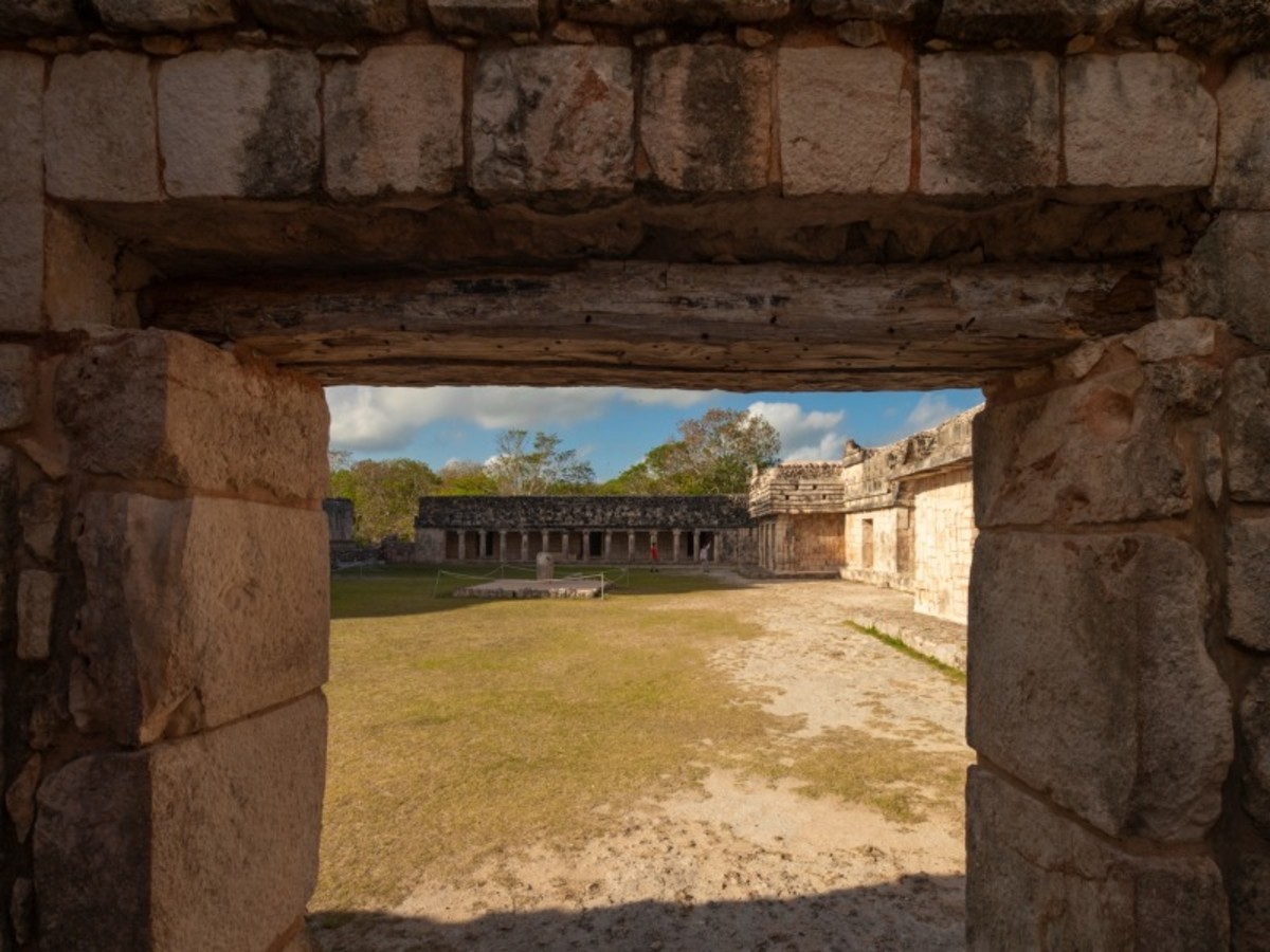 Merida > Izamal > Chichen Itza (Env. 100km   1h30) 0