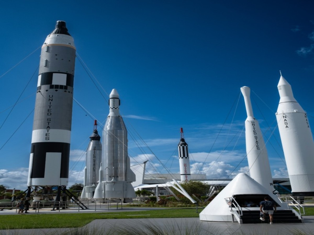 Orlando – Kennedy Space Center   Miami (430 Km – 5h) 0