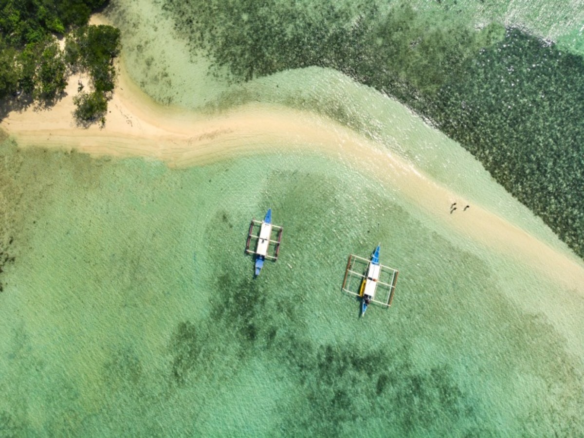 Dumaguete (Env. 50 Km) Ferry (45min  1h30) 0