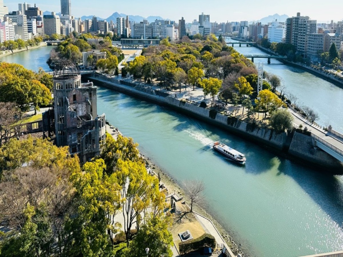 Osaka > Hiroshima (Env. 331 Km) 0
