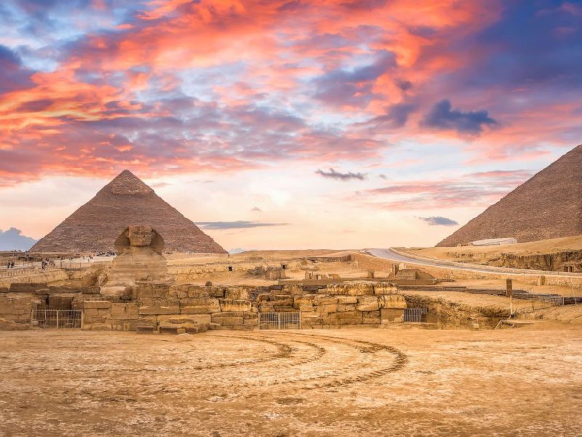 Pyramides , Le Musee 0