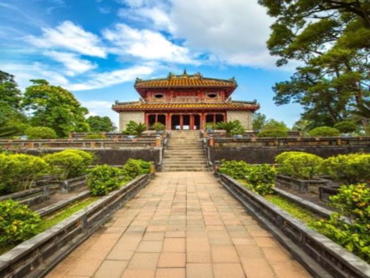 Hue > Danang > Hoi An (Env. 160 Km) 0