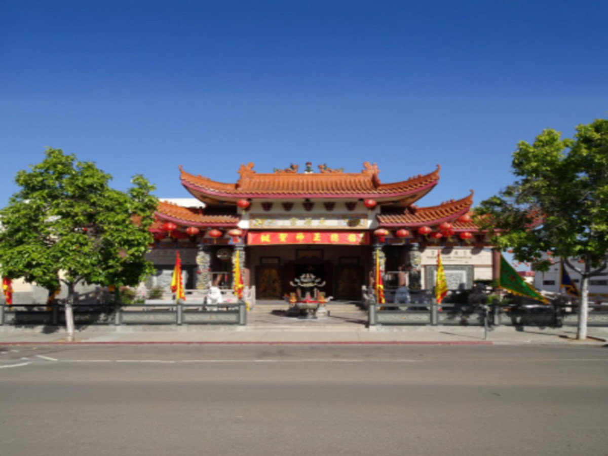 Hoi An > Danang > Saigon (Env. 60 Km) 0