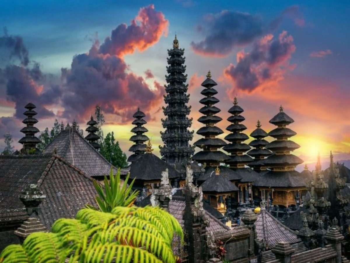 Ubud, Besakih, Sanur (Env. 105kms) 0