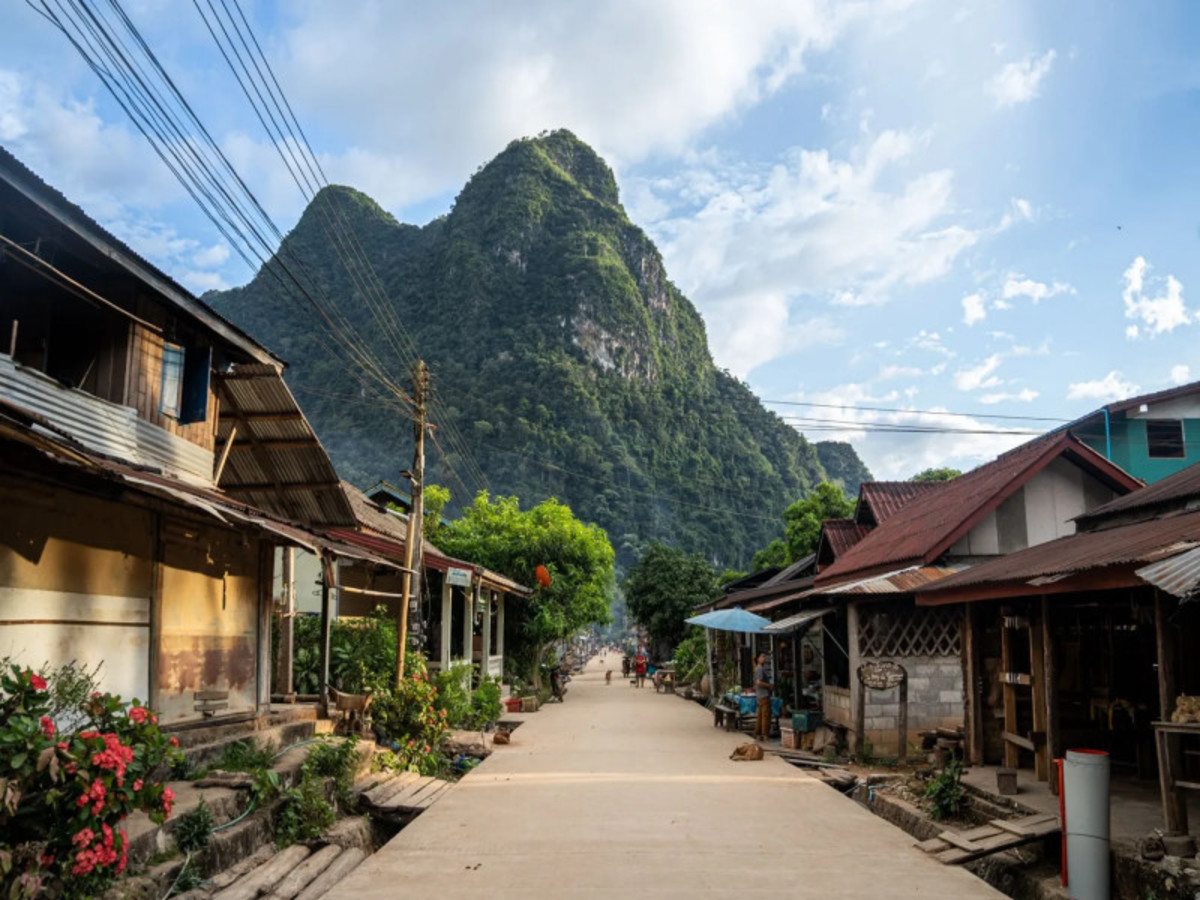 Nong Khiaw > Muang Ngoi > Nong Khiaw (Env. 1 H45 De Bateau) 0