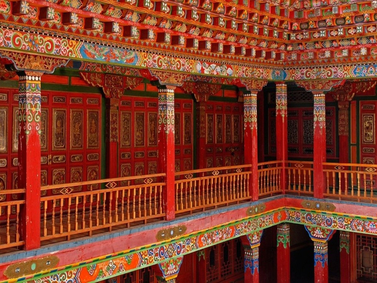 Zhongdian (Shangri La) > Lijiang (Environ 120 Km) 0
