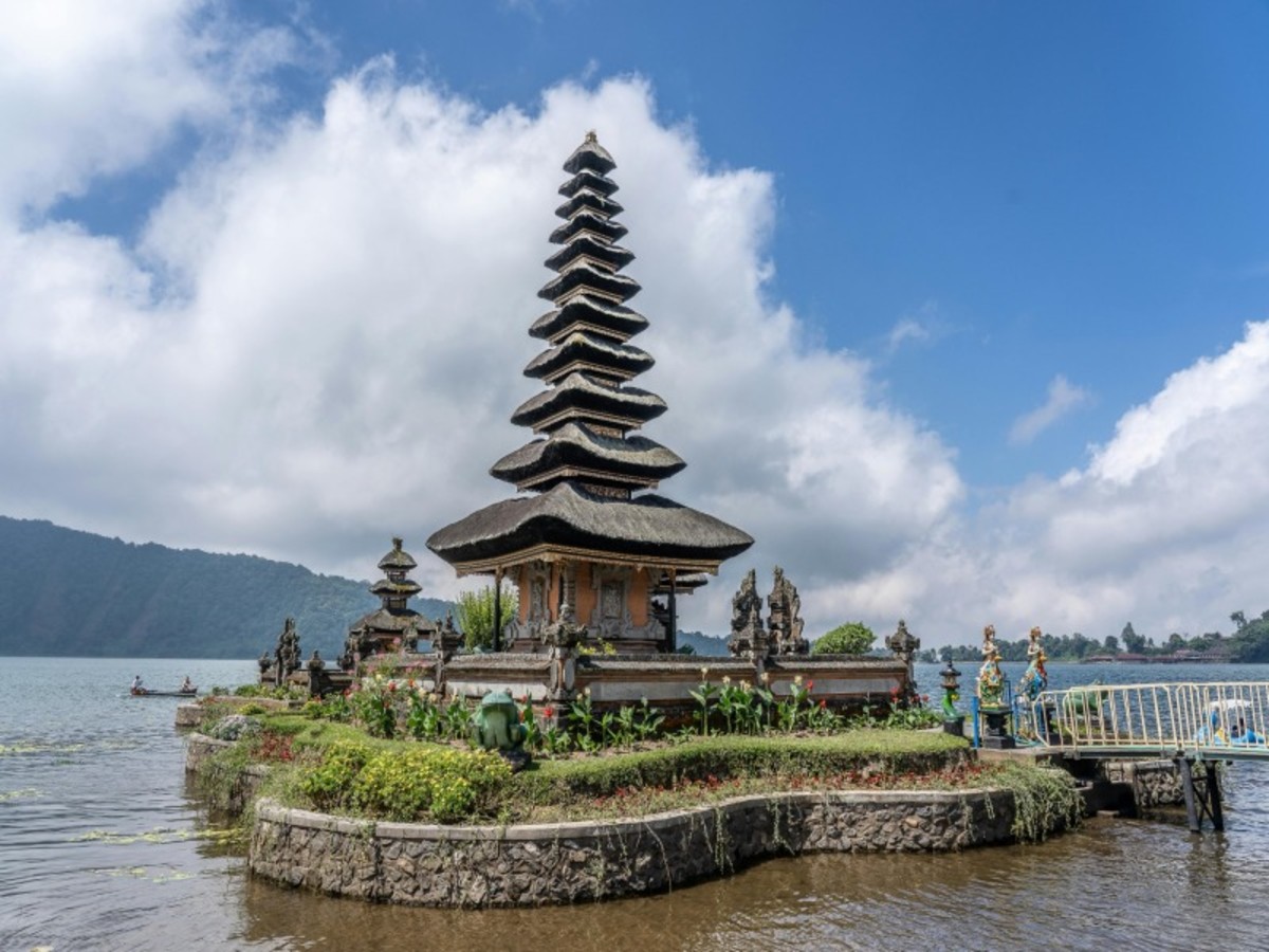 Denpasar / Tabanan (Env. 30 Km) 0