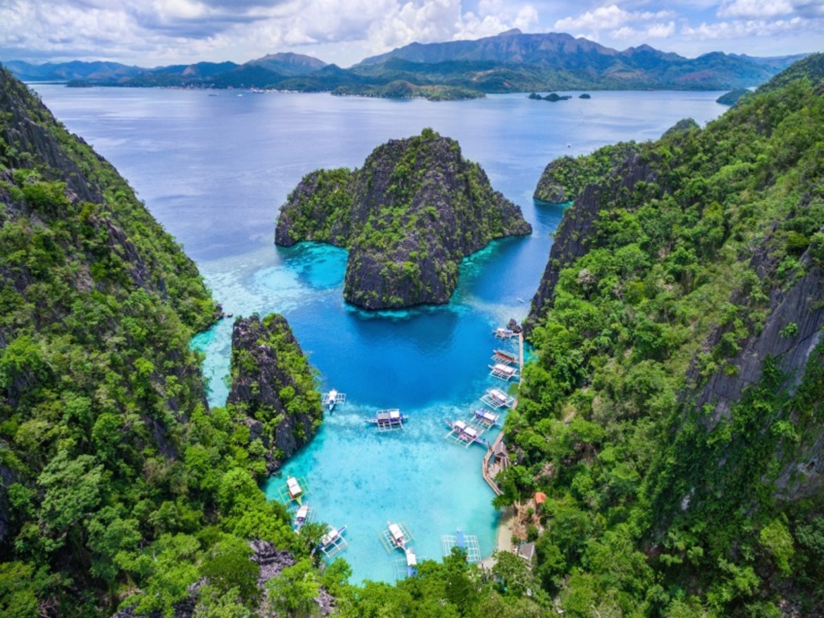 Coron >El Nido (30 Km Environ 1 H15) Ferry (3h30) 0