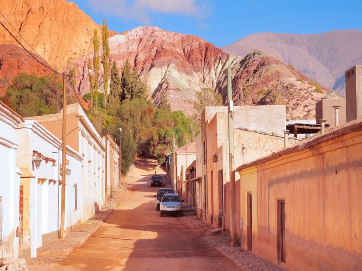 Jujuy > Humahuaca > Purmamarca > Jujuy (300 Km/05 H30)   Altitude Maximum : 4350 M 0