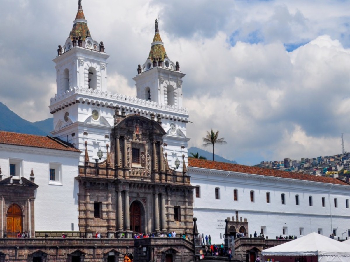 Quito > San Cristobal (Galapagos) 0