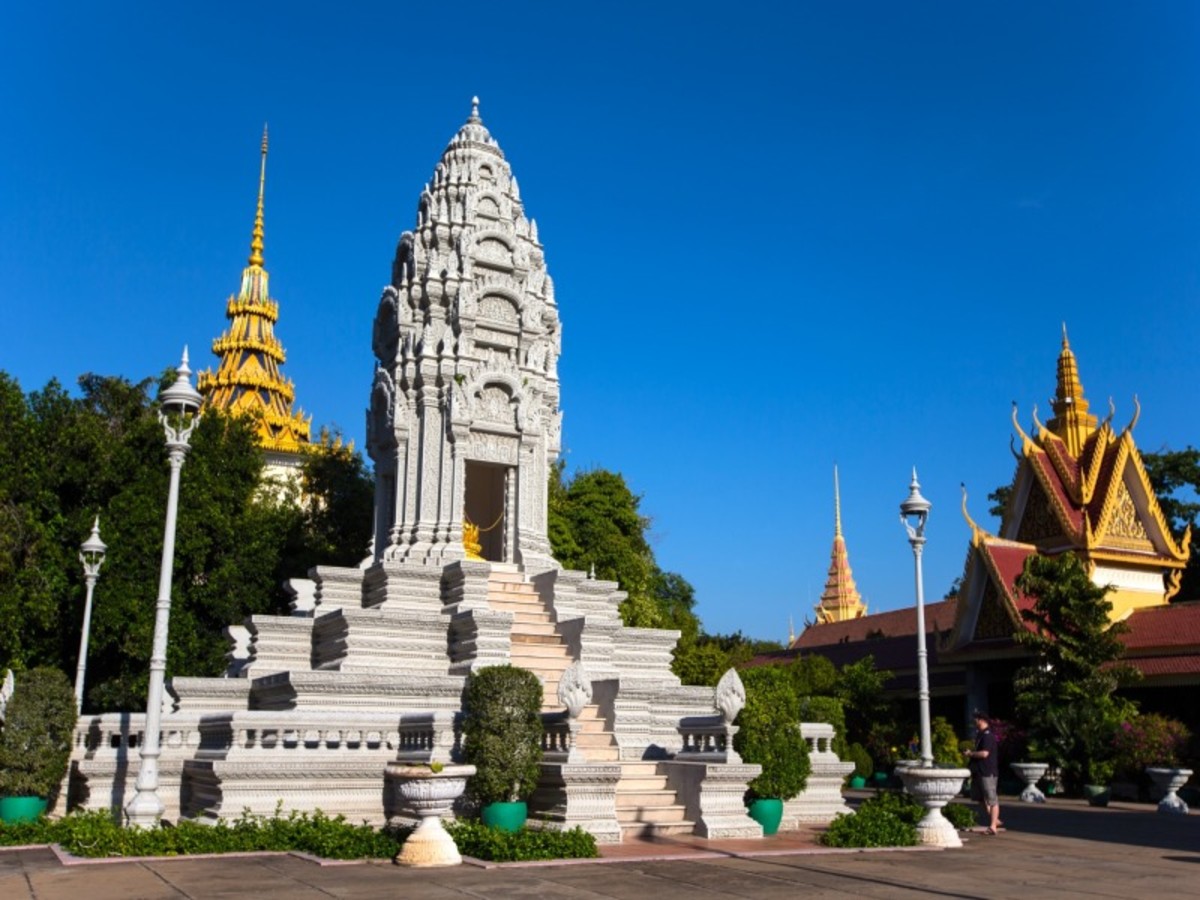 Kompong Thom > Phnom Penh (Env. 170 Km) 0