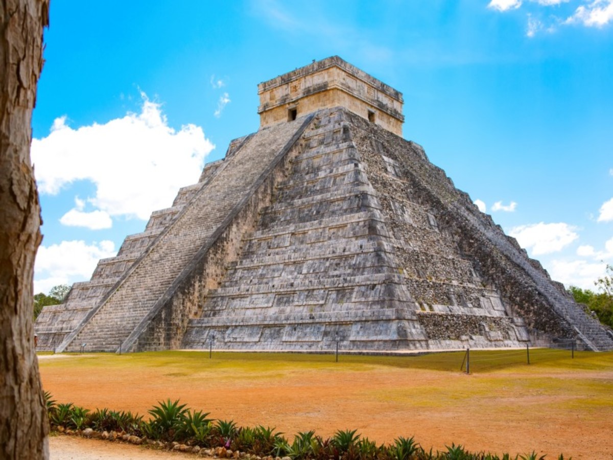 Merida > Izamal > Chichen Itza > Valladolid (190 Km/03 H00) 0