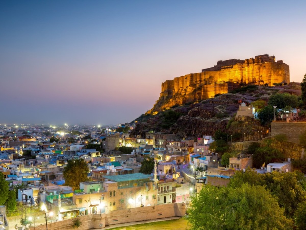 Dechu (Thar Oasis) / Jodhpur / Khejarla: 225 Km / 04:30 Hrs (B D) 0