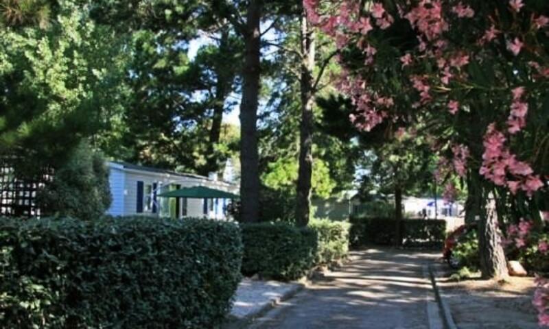 Chadotel Les Jardins Catalans 4*