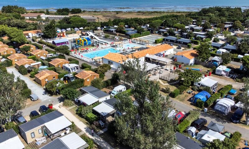 Flower Camping Les Ilates 4*