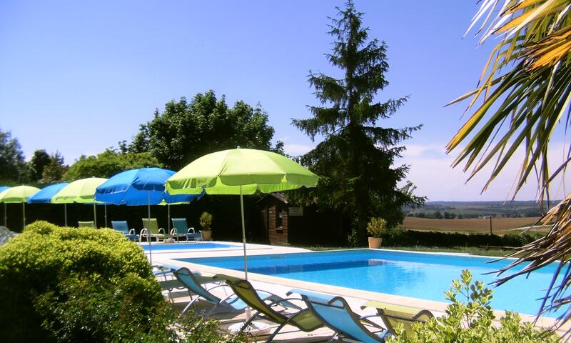 Camping Les Chalets des Mousquetaires 3*