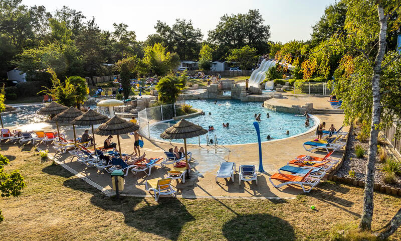 Camping Castel Parc de Fierbois 5*