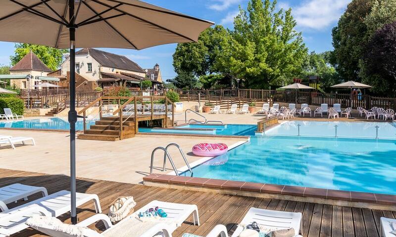 Camping Romanée Les Grottes de Roffy 4*