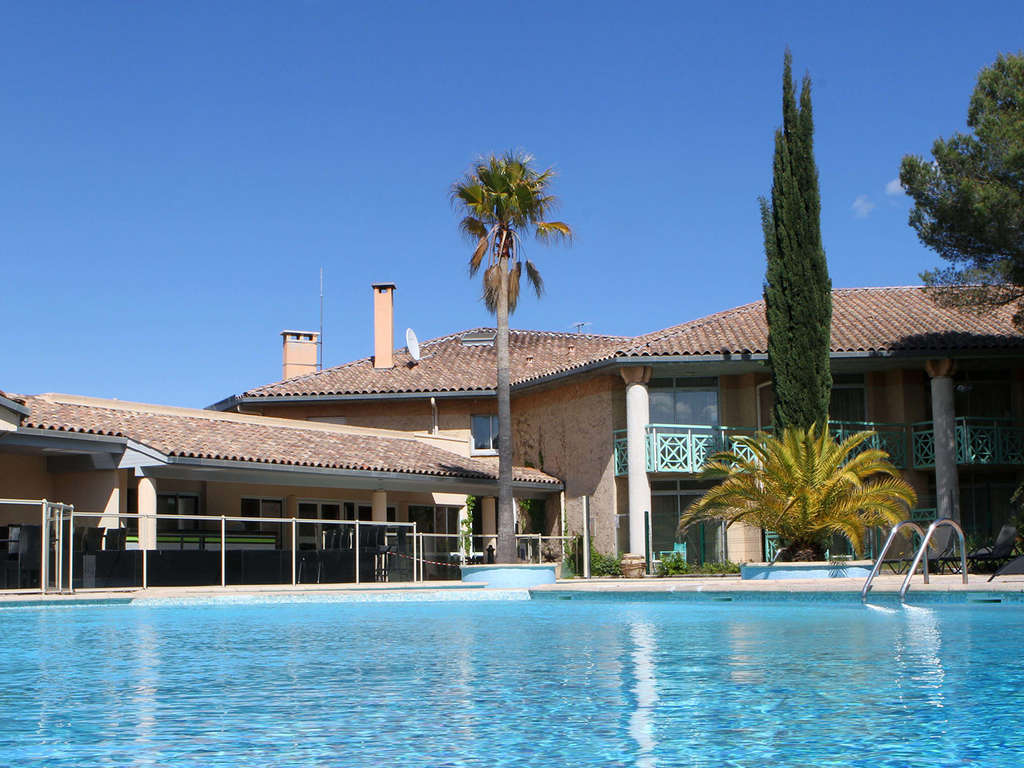 Week-end entre Cannes et Saint Tropez, avec piscine, spa et dîner - 4*
