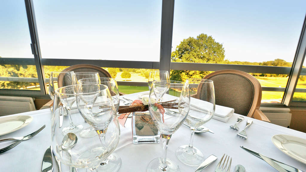 Instant Prestige : Spa & Dîner 3 plats au Domaine des Dryades - 4*