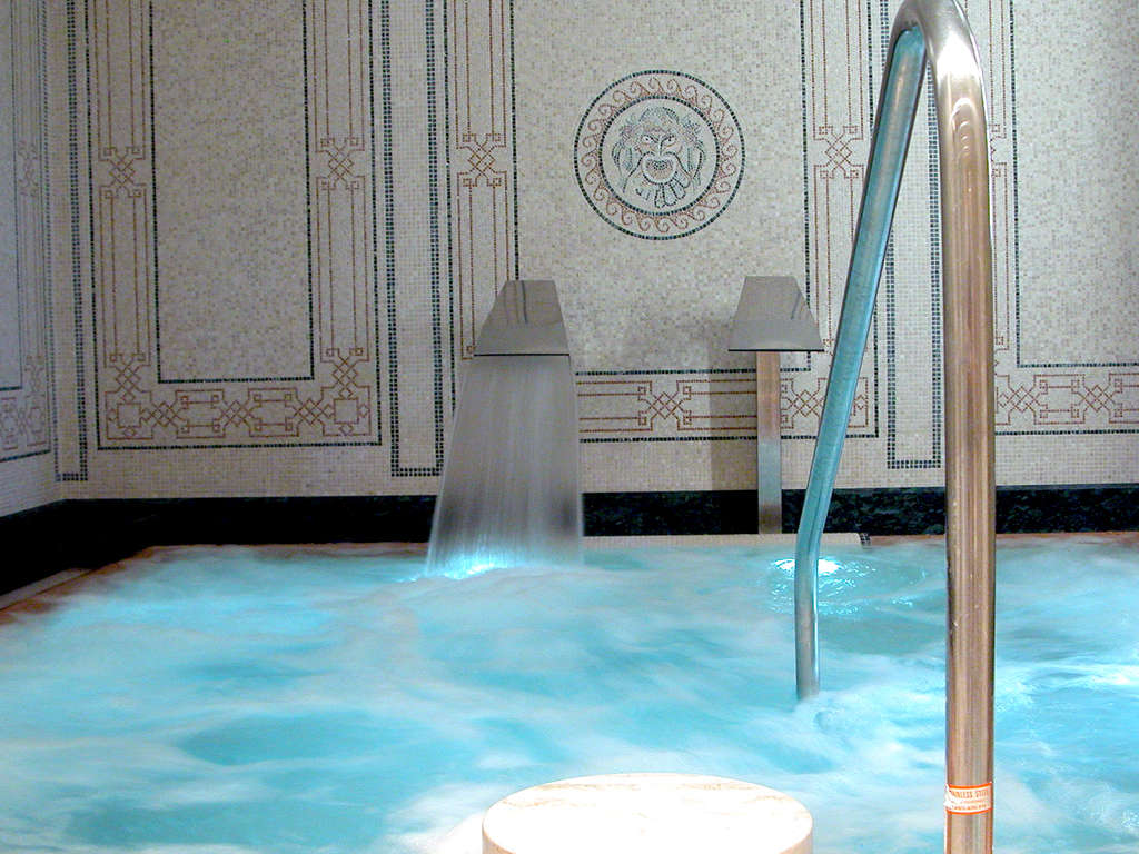 Plan idéal avec accès au circuit thermal et petit-déjeuner inclus - 4*