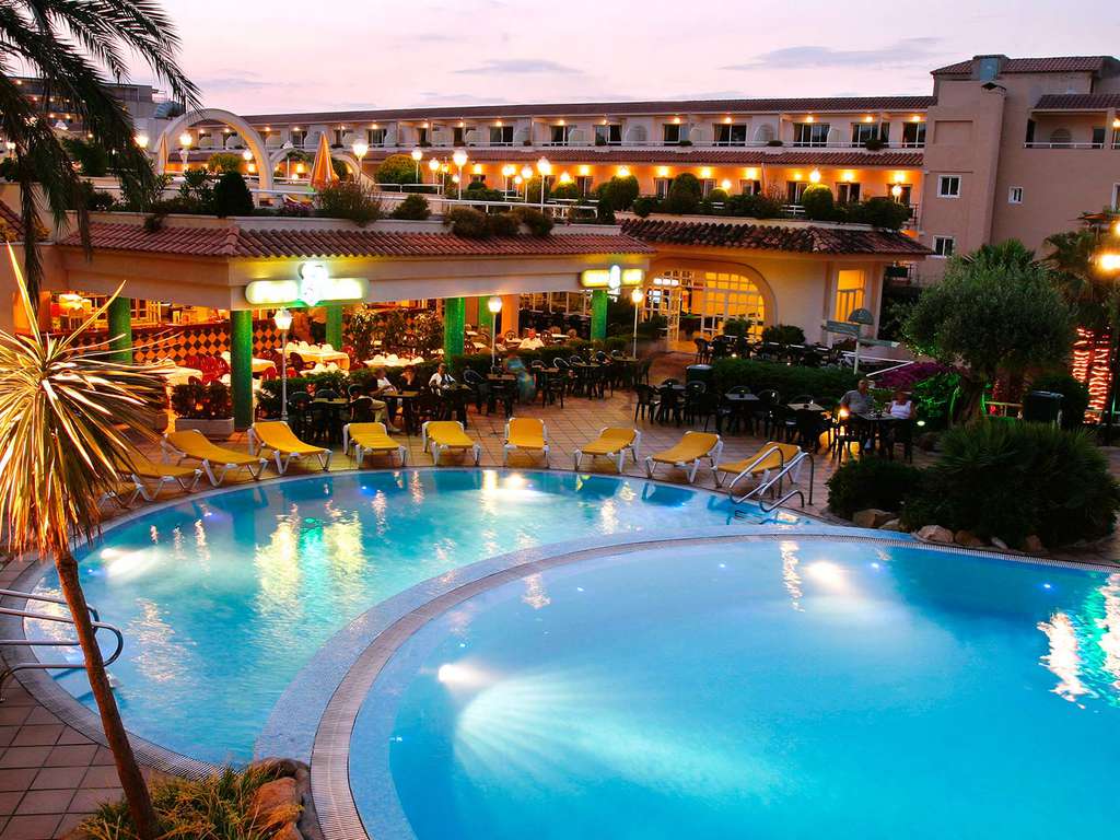 Mini-Vacances en demi pensión sur la Costa Brava - 4*