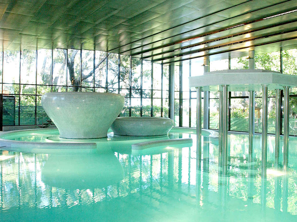 Détente avec accès au centre thermal gymnastique dans l'eau - 4*