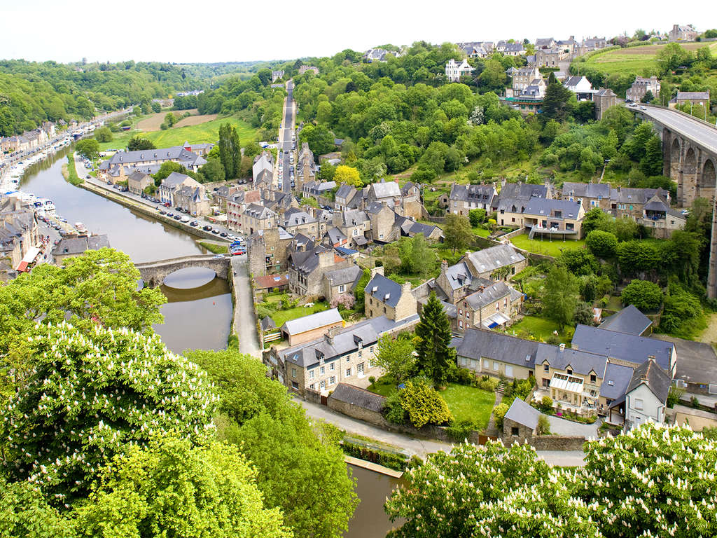 Weekend exceptionnel avec accès au spa en chambre supérieure*** à Dinan - 3*