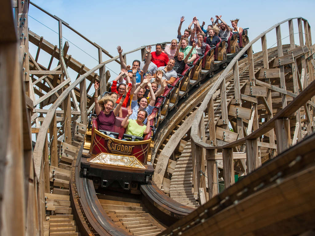 Partez en famille avec accès au spa, et entrées à Europa Park ! (3 personnes - à 1h du parc) - 4*