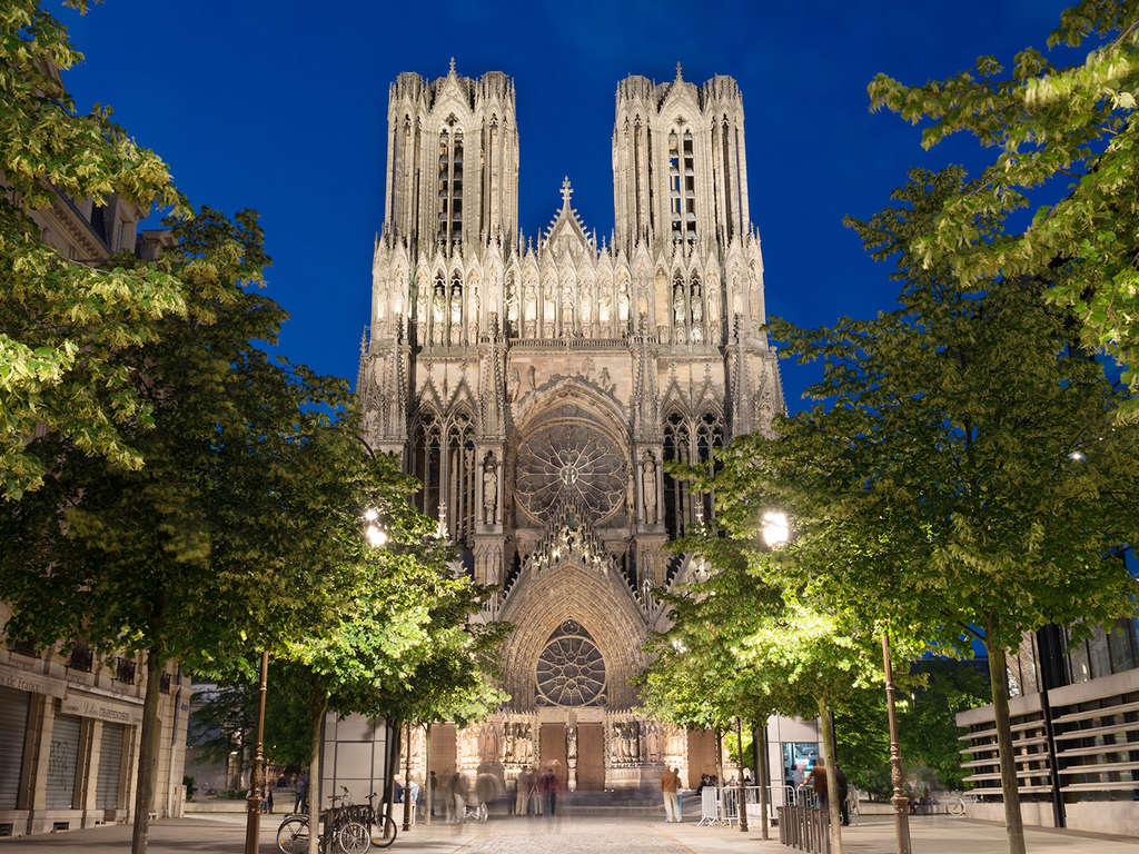 Expérience oenologique à la maison Mumm et découverte de Reims - 3*