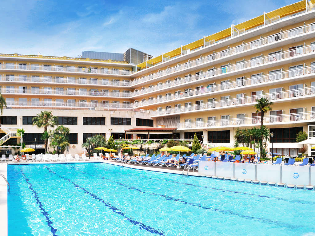 Offre sur la Costa Brava : Séjour en famille en junior suite avec bains à remous, pension complète et spa - 4*