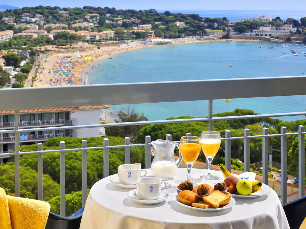 Découvrez S'Agaró en famille avec demi-pension et tombez amoureux de la Costa Brava - 4*