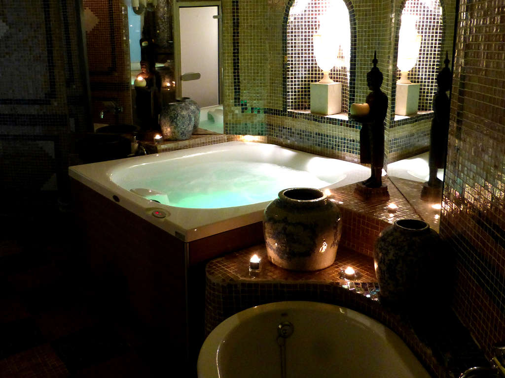 Week-end romantique avec privatisation de spa dans une ancienne chapelle à Arles - 4*