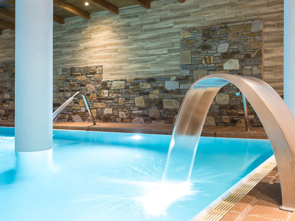 Spa et chambre avec vue sur la montagne en Andorre - 4*