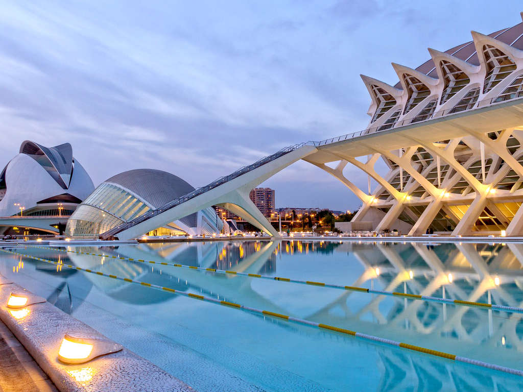 Escapade à Valencia avec petit-déjeneur et billets pour l'Oceanogràfic - 3*