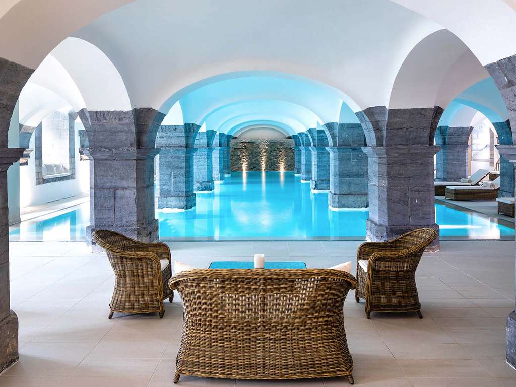 Séjour luxueux en suite à Valenciennes avec dîner et spa dans un 4* - 4*