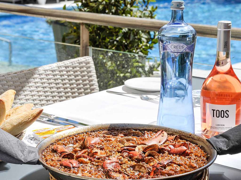 Escapade gastronomique sur la Costa Brava avec dîner et accès à l'espace détente - 4*
