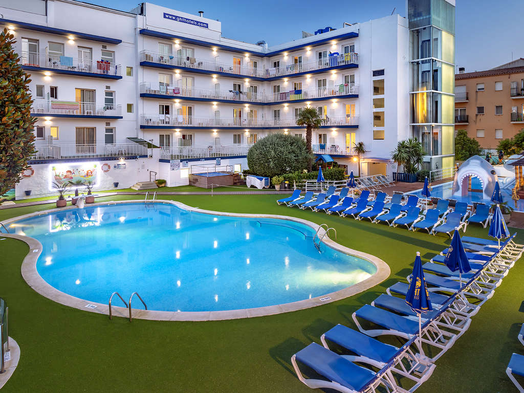 Escapade en famille à Calella en demi-pension dans un hôtel avec parc aquatique - 3*