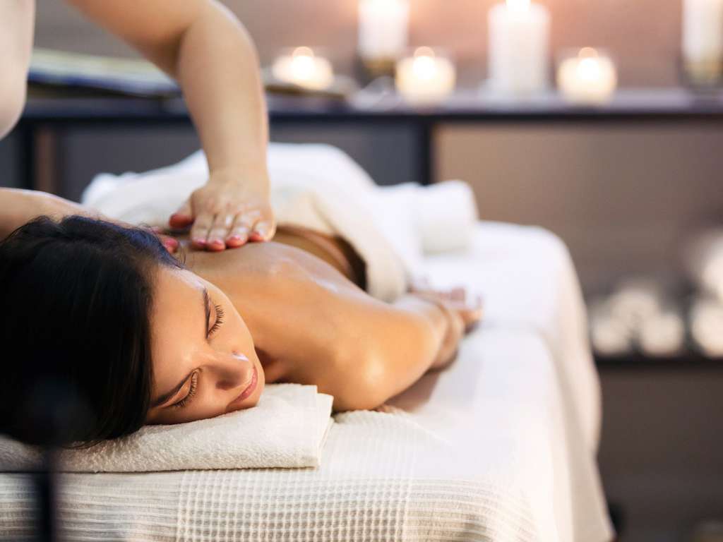Séjour détente en amoureux avec massage de 30 min et lovebox à 1h30 de Paris - 4*