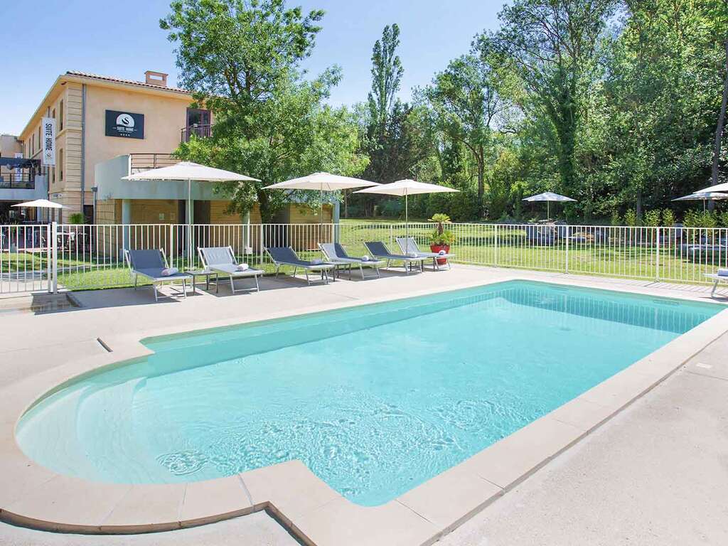 Escapade 4* détente et romantique dans un domaine boisée en Provence - 4*