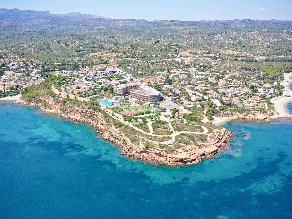 Demi-pension en famille en chambre triple sur la Costa Dorada - 4*