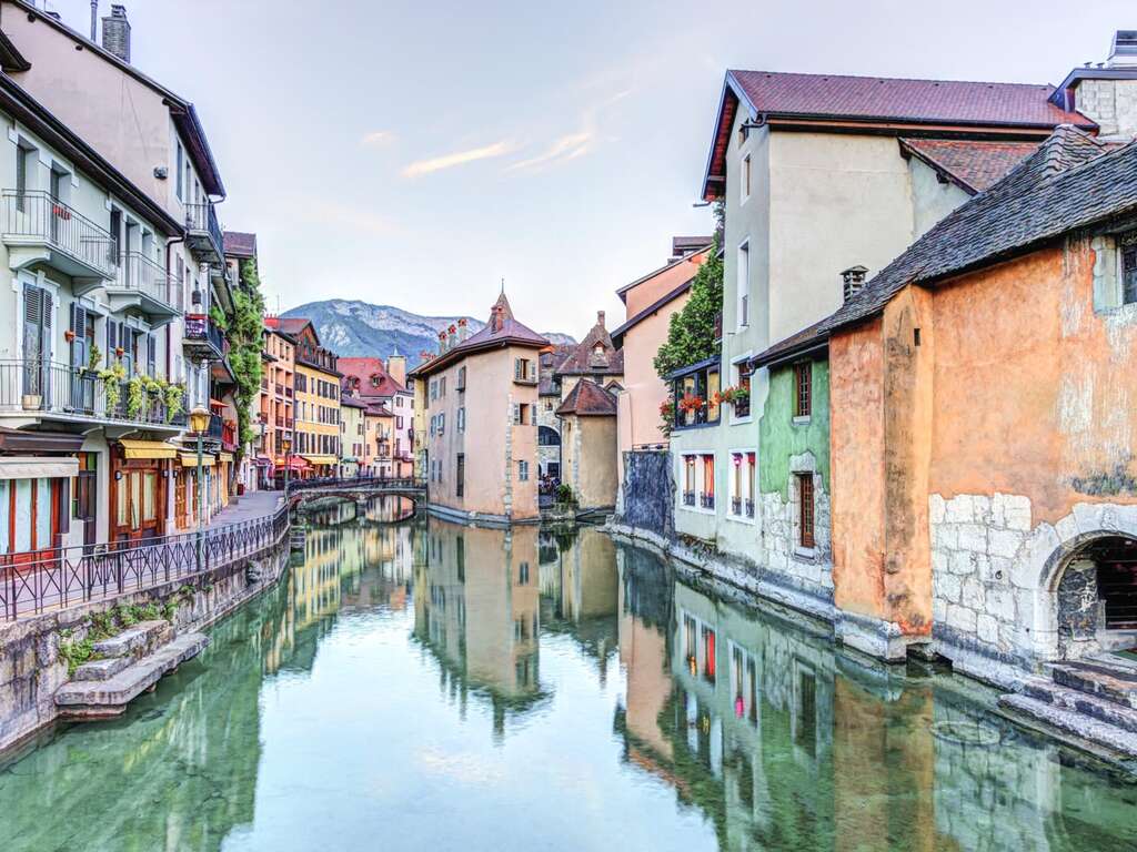 Escapade citadine dans la charmante ville d'Annecy - 4*