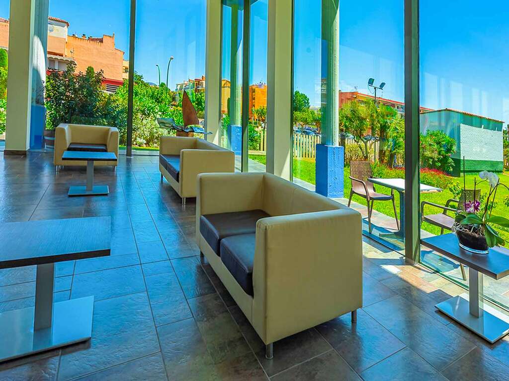 Vacances en pension complète dans un appartement à Empuriabrava - 3*