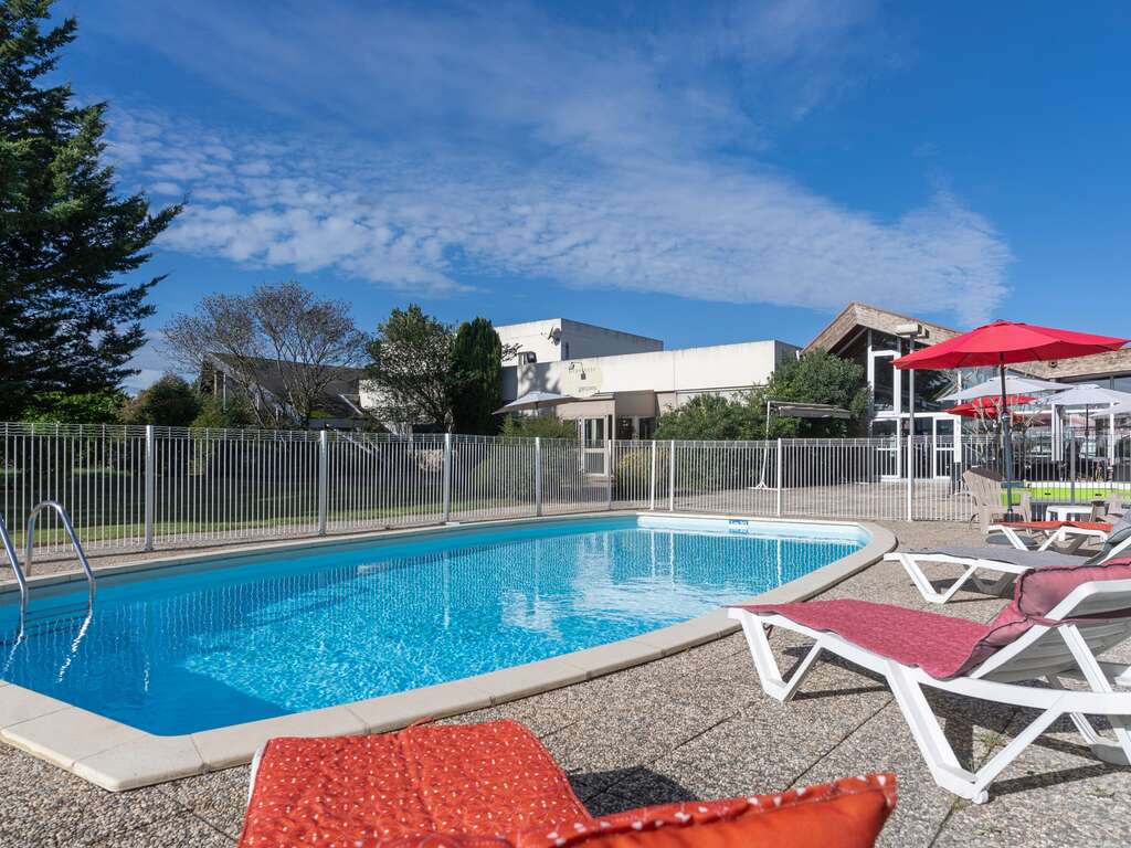 Séjour en famille en chambre quadruple avec entrées 2 jours au Futuroscope à Poitiers - 3*