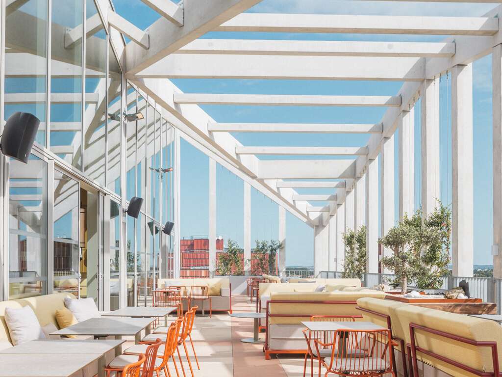 Escapade à Toulouse dans le quartier de la Cartoucherie avec cocktail en rooftop - 3*
