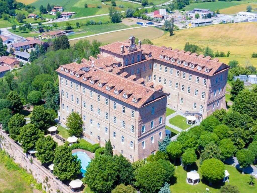 Séjour à Montaldo, en chambre double avec accès à la piscine et dîner - 4*