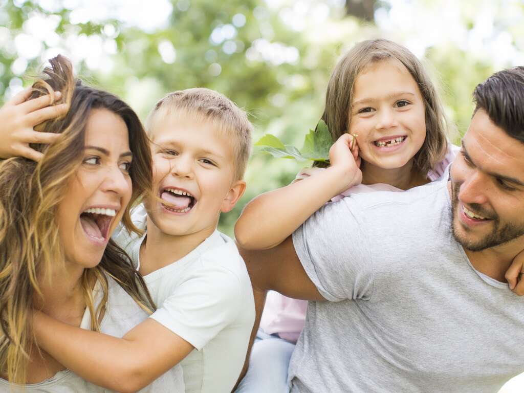 Séjour en Famille à Rouen : Confort en Chambre Quadruple et Accueil Chaleureux - 4*