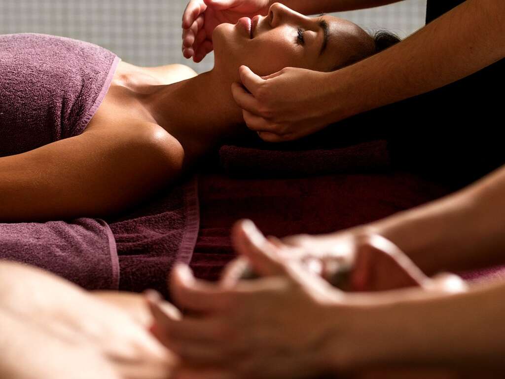 Week-end en amoureux avec accès au spa et soins, au bord d'un lac à Dax - 3*